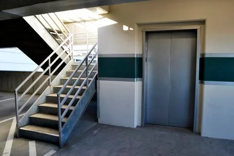 Isolated Parking Structure Elevator in Corporate Building 스톡 사진