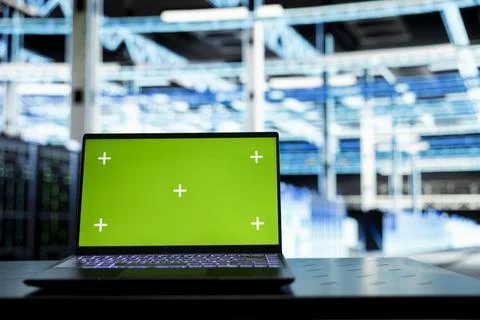Isolated screen laptop in data center used for doing maintenance Foto stock