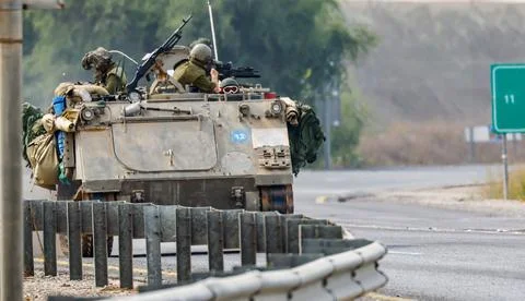Israeli forces settle along the border with Gaza, Undisclosed, Israel - 29 Oct 2 Foto stock