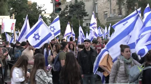Israeli judicial reform protesters using pots and pans Video stock 237083528