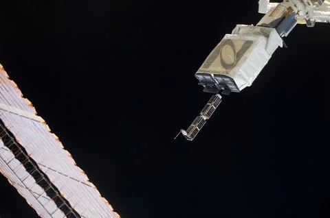 ISS040-E-102420 (20 Aug. 2014) --- In the grasp of the Japanese robotic arm.. Stock-Fotos