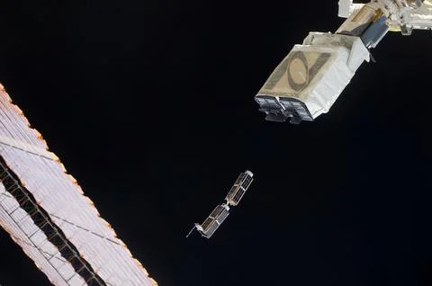 ISS040-E-102425 (20 Aug. 2014) --- In the grasp of the Japanese robotic arm.. Stock-Fotos