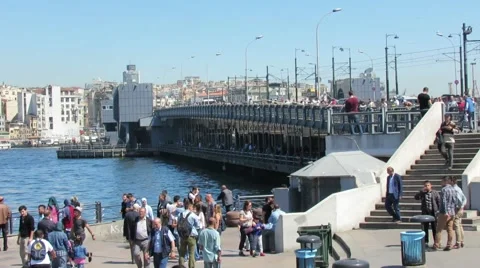 Istanbul Galata Bridge bazaar Stock-Footage 62395742