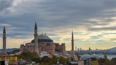 Istanbul Hagia Sofia with view of Istanbul city skyline time lapse in Turkey Vidéo 99267257