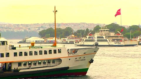 Istanbul Strait at Sunset Vidéo 103234170