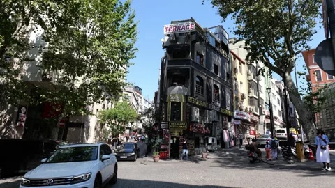 Istanbul, Turkey - August 3, 2025: Busy city street corner traffic in istanbul 動画素材 337545375