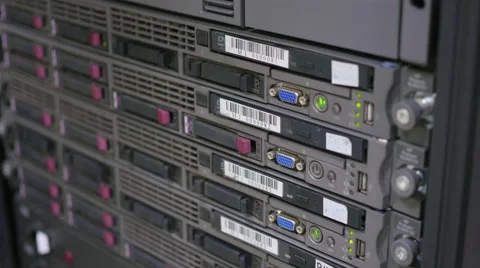 It engineer conducts maintenance work in the server room Vídeo Stock 68613743