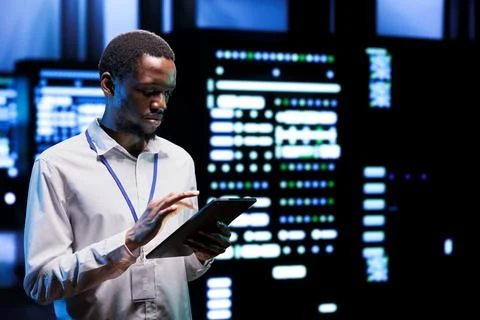 It expert does servers components test Stock Photos