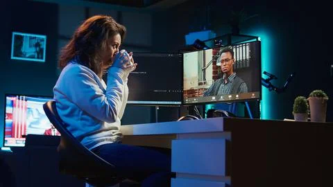 IT master teaching apprentice in webinar how to write code 스톡 사진