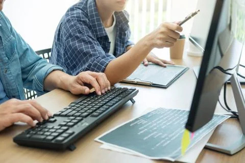 IT office Programmers software development coding technologies On Computer wo Foto stock