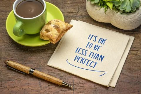 It is OK not to be less than perfect - inspirational note Foto stock