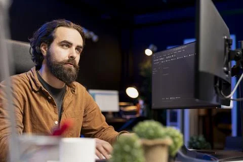 IT professional preventing malware and phishing attacks Foto stock