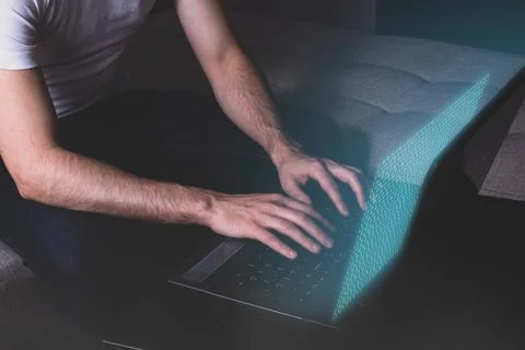 IT programmer work at night from home. Stockfoto's