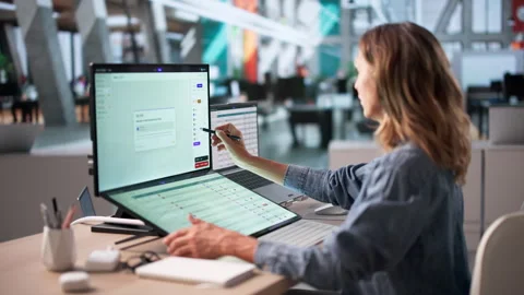 IT Service Manager Efficiently Handling Support Tickets Stock Footage 337226788