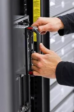 It technician install blade server Stock Photos