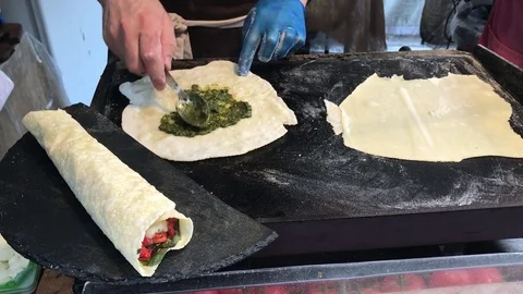 Italian crepe making Stock Footage 81870595