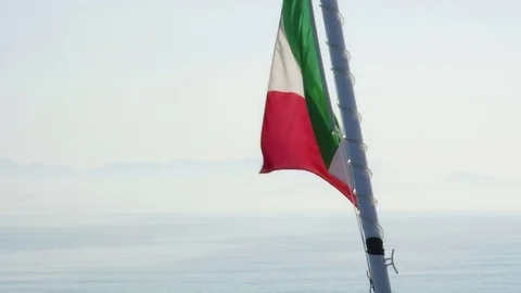 Italian Flag Waving in the Wind on a small Boat Video stock 80169934