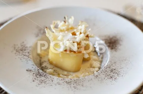 Italian gourmet food: pasta and cabbage Stock Photos