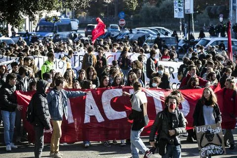 Italian students call for structural change in education system, Rome, Italy - 1 Stock Photos