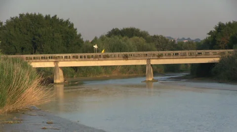 Italy - bridge - river Видео 27945947