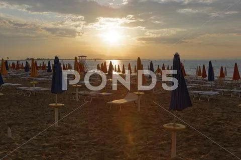 Italy, Friuli-Venezia Giulia, Province Of Udine, Lignano Sabbiadoro, Beach With