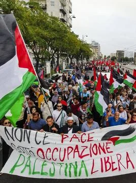  Italy: Napoli, pro-palestine demonstration Naples procession in favour of... Stock Photos