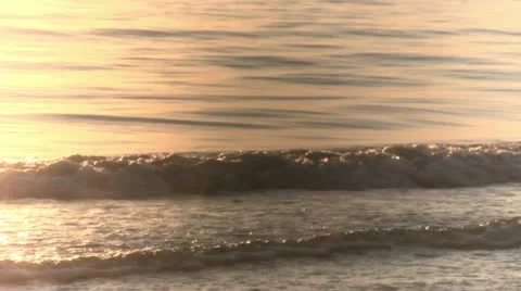 Italy - waves - Sunrise Видео 11799181