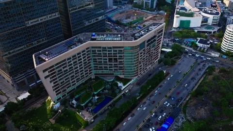 ITC Kohenur 5 star hotel with glass facade building and heavy traffic flow on Video stock 343031636