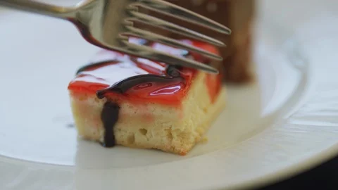 I'ts time for cake Stockbeeldmateriaal 97445761