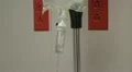 iv line and drip pan to hand Vidéos HD
