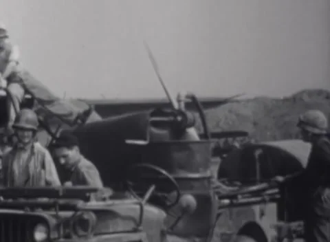 IWO JIMA - 1945: Ground crew — Crew moves around equipment on Iwo Jima 库存影片 342981977