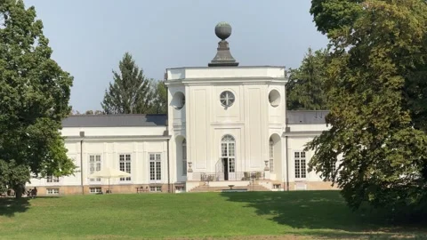 Jabłonna Palace, September Video stock 284881520