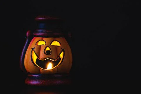 Jack O Lantern halloween Kürbis auf schwarzem Hintergrund. *** Jack O Lant.. Stock-Fotos