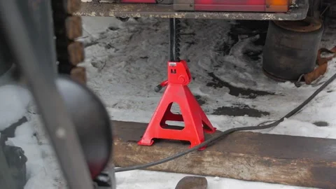 Jack Under The Truck Video stock 169482283
