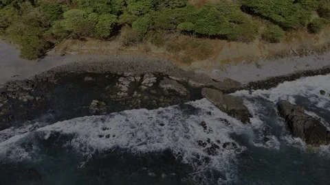 Jaco Beach Costa Rica Cliffs &amp; Rocky Coastline, Pacific Ocean Aerial View 스톡 동영상 331230060