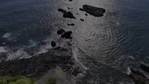 Jaco Beach Costa Rica Cliffs &amp; Rocky Coastline, Pacific Ocean Aerial View 스톡 동영상 331253574