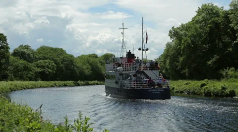 Jacobite queen excursion boat at tomnahurich bridge, inverness, scotland Stock Footage 39864605