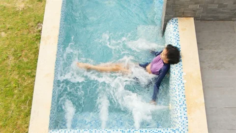 Jacuzzi Stock-Footage 105551360