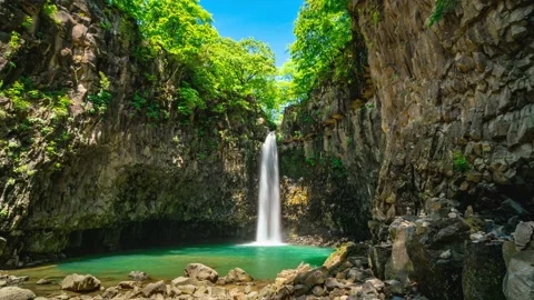 Jaein waterfall in the freshness of the summer 库存影片 145703186