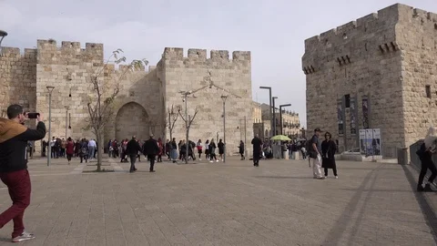 Jaffa Gate square Jerusalem - street musician play Jerusalem of Gold Video stock 121275735