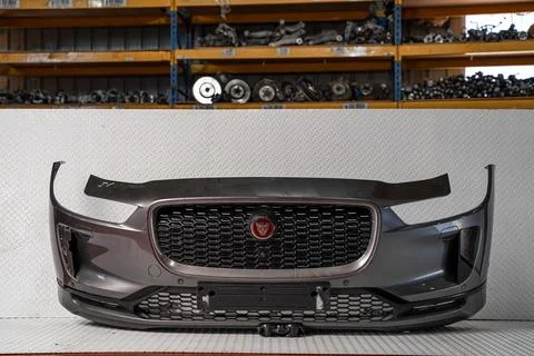 Jaguar branded front bumper assembly Foto stock