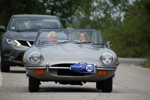 Jaguar E TYPE 1963 in coppa nuvolari old racing Stock Photos