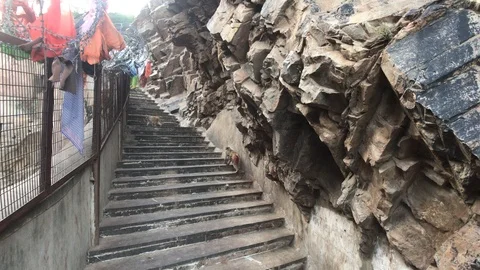 Jaipur, India - Galta Ji, monkeys flock up stairs Stock Footage 123806653