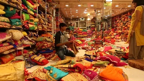 JAIPUR, Rajasthan, India DEC, 2016: Sari Shop. Indian Traditional Women's .. Stock Footage