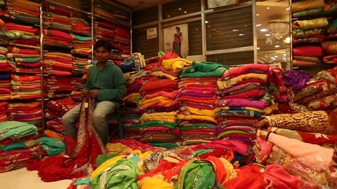 JAIPUR, Rajasthan, India  DEC, 2016: Sari Shop. Indian Traditional Women's .. 스톡 동영상 74382684