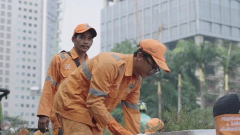 Jakarta Infrastructure Worker Video stock 343099909