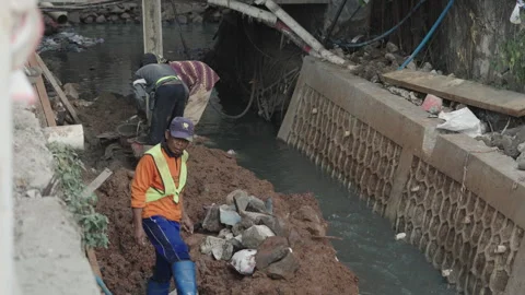 Jakarta Infrastructure Worker Video stock 343567868