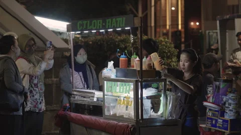 Jakarta Street In The Evening Video stock 343942981