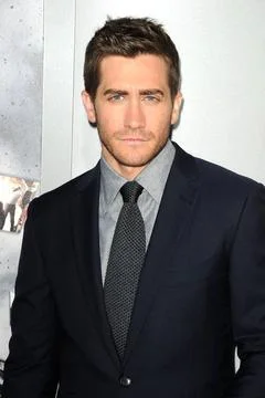  Jake Gyllenhaal at the premiere of Source Code at the Arclight Cinerama D... Stock Photos