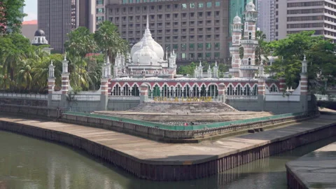 Jamek Mosque and confluence of the Klang and Gombak River Vídeos de archivo 341780221